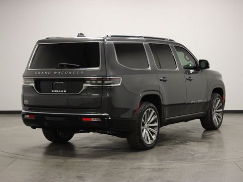 Used 2022 Jeep Grand Wagoneer Series II w/ Flexible Seating Group AWD/4WD image 8