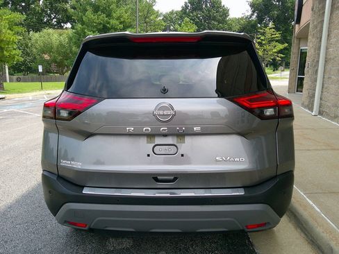 Used 2023 Nissan Rogue SV AWD/4WD image 6