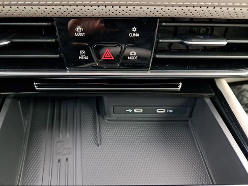 New 2025 Volkswagen Atlas SEL image 23