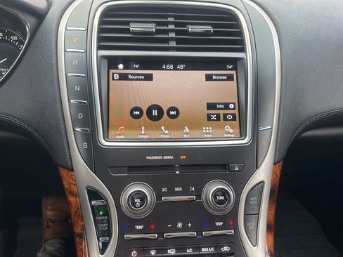 Used 2016 Lincoln MKX Reserve w/ Climate Package AWD/4WD image 6