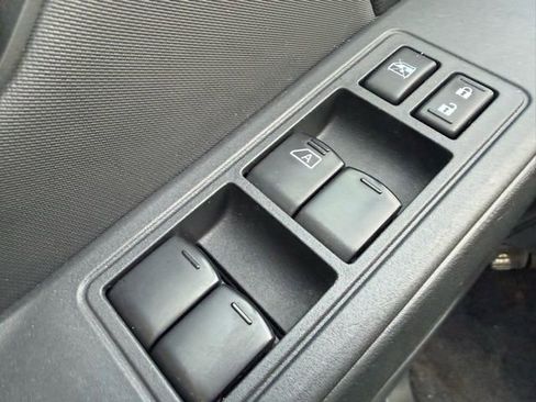 Used 2022 Nissan Frontier S w/ Technology Package image 9