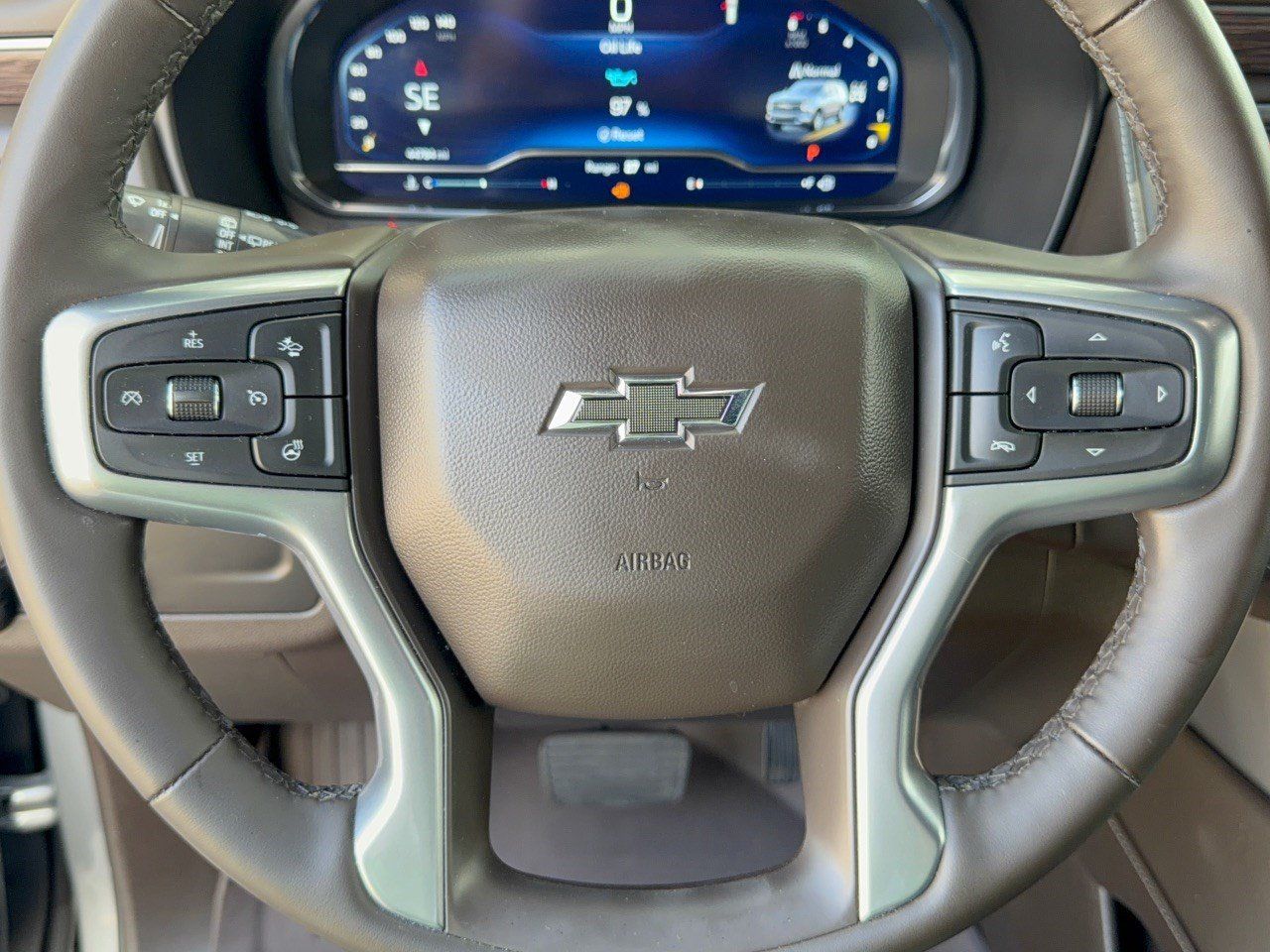 Certified 2023 Chevrolet Tahoe Z71 w/ Luxury Package AWD/4WD image 10