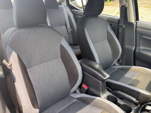 Used 2025 Nissan Versa SV FWD image 34
