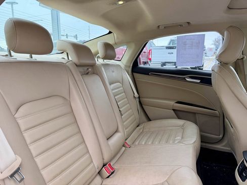 Used 2016 Ford Fusion SE w/ Equipment Group 202A image 15