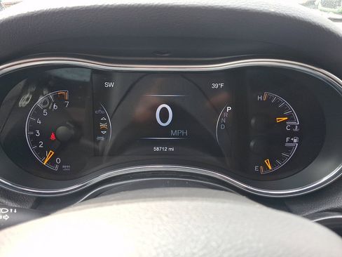 Used 2021 Jeep Grand Cherokee Laredo image 26