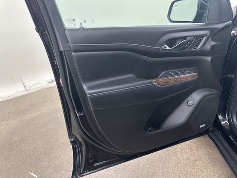 Used 2020 GMC Acadia Denali w/ Denali Ultimate Package image 32