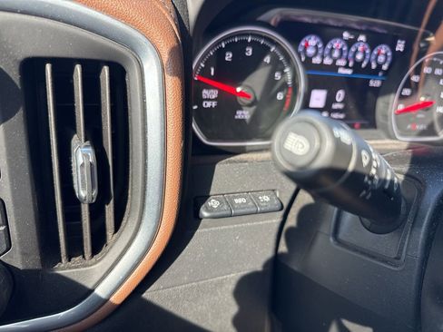 Used 2020 Chevrolet Silverado 1500 High Country w/ Technology Package image 27