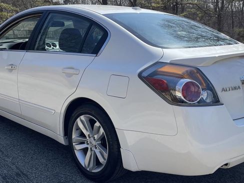 Used 2011 Nissan Altima 3.5 SR w/ 3.5SR Premium Pkg image 7