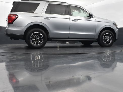 Used 2024 Ford Expedition XLT image 40