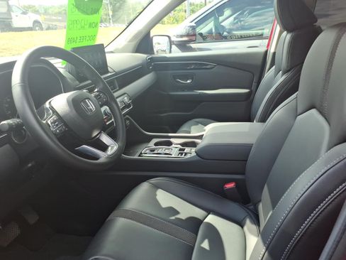 Used 2025 Honda Pilot EX-L image 7