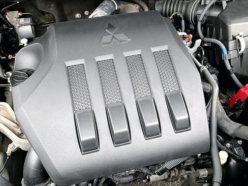 Used 2023 Mitsubishi Eclipse Cross SE image 30