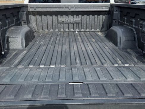 Used 2022 GMC Sierra 1500 Elevation w/ Elevation Premium Package image 17