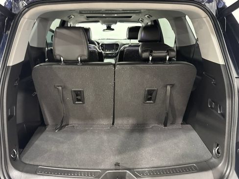 Used 2021 GMC Acadia AT4 w/ GMC Pro Grade Package AWD/4WD image 28