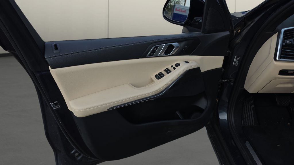 Used 2022 BMW X5 sDrive40i w/ Premium Package RWD image 14