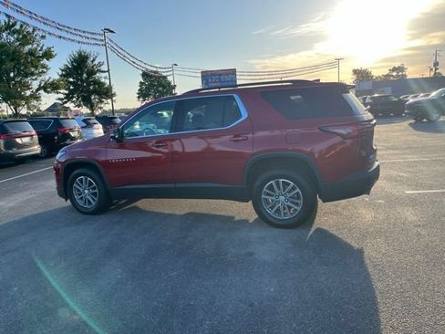Used 2023 Chevrolet Traverse LT FWD image 36