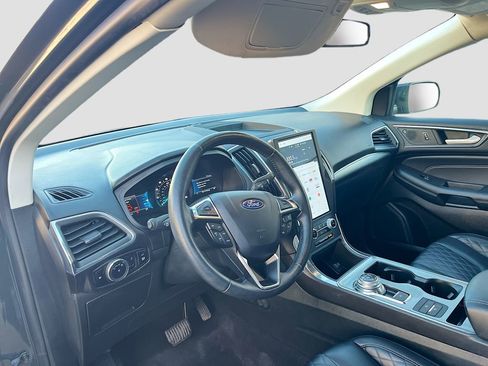 Used 2024 Ford Edge Titanium AWD/4WD image 9