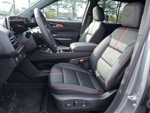 New 2026 Chevrolet Traverse RS w/ LPO, Floor Liner Package image 14