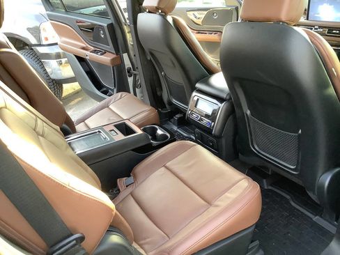 Used 2023 Lincoln Aviator Reserve w/ Equipment Group 201A image 36