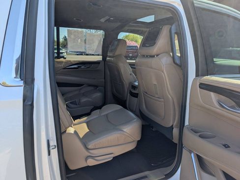 Used 2019 Cadillac Escalade ESV Platinum AWD/4WD image 13
