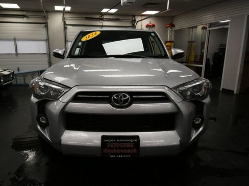 Certified 2024 Toyota 4Runner SR5 Premium image 2