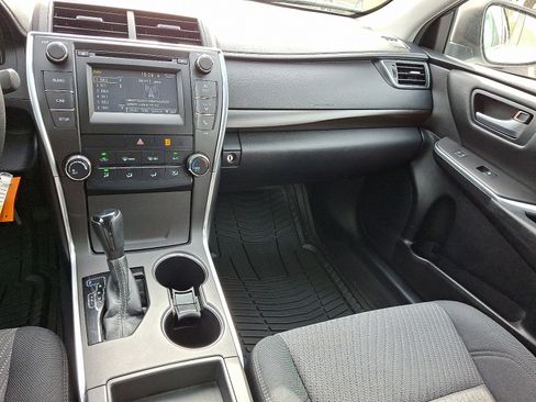Used 2015 Toyota Camry LE image 16
