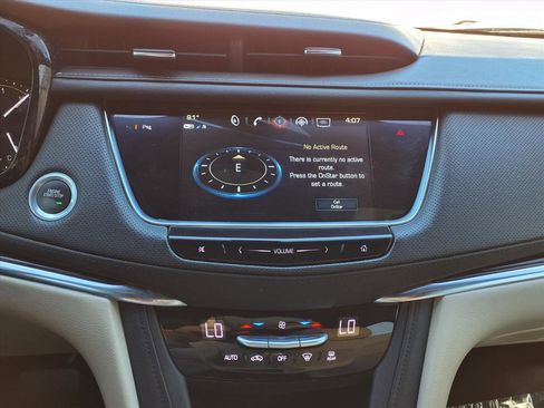 Used 2018 Cadillac XT5 FWD image 23