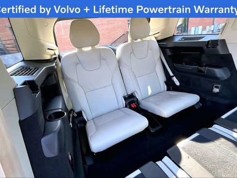 Certified 2025 Volvo XC90 B6 Ultra w/ Protection Package image 37
