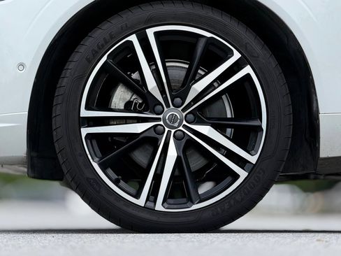 Used 2019 Volvo XC60 T5 R-Design w/ Protection Package Premier FWD image 18
