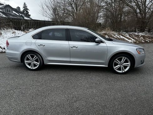 Used 2015 Volkswagen Passat 1.8T SE image 4