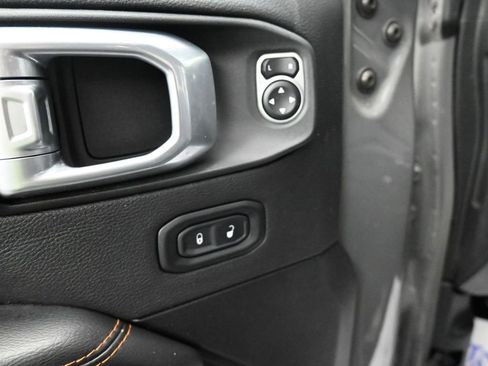 Used 2020 Jeep Gladiator Mojave AWD/4WD image 28