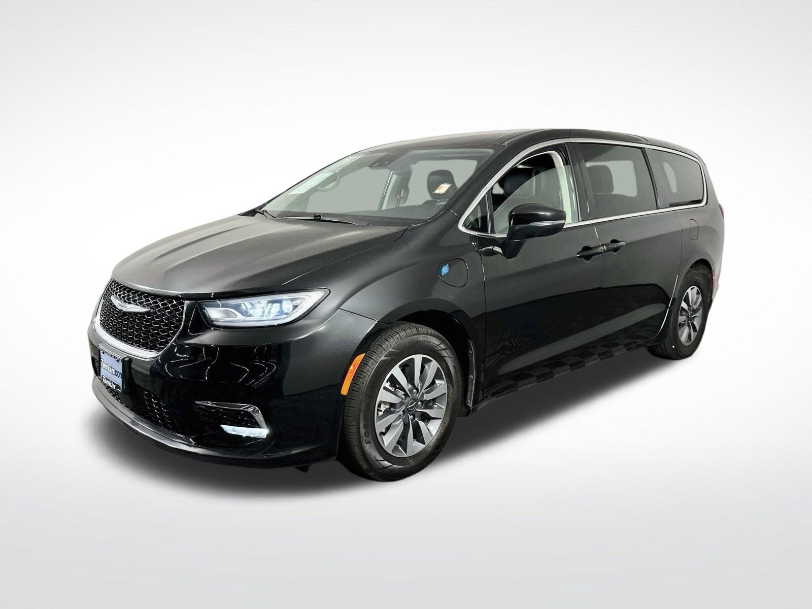 Used 2023 Chrysler Pacifica Touring-L FWD image 4