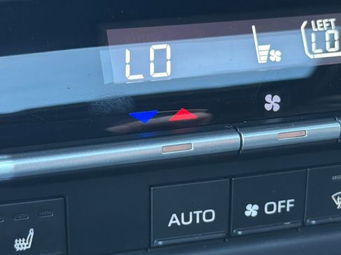 Used 2025 Toyota Sienna XSE w/ XSE Plus Package image 29