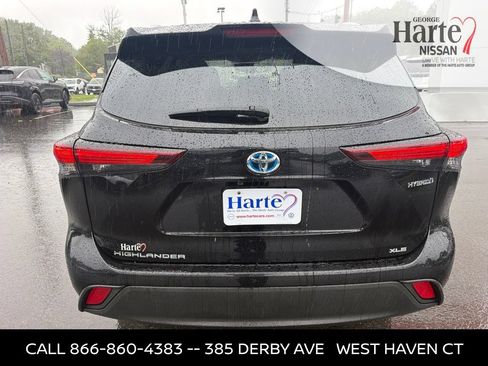 Used 2024 Toyota Highlander XLE AWD/4WD image 7