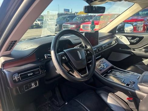 Used 2022 Lincoln Aviator Reserve w/ Equipment Group 201A AWD/4WD image 12