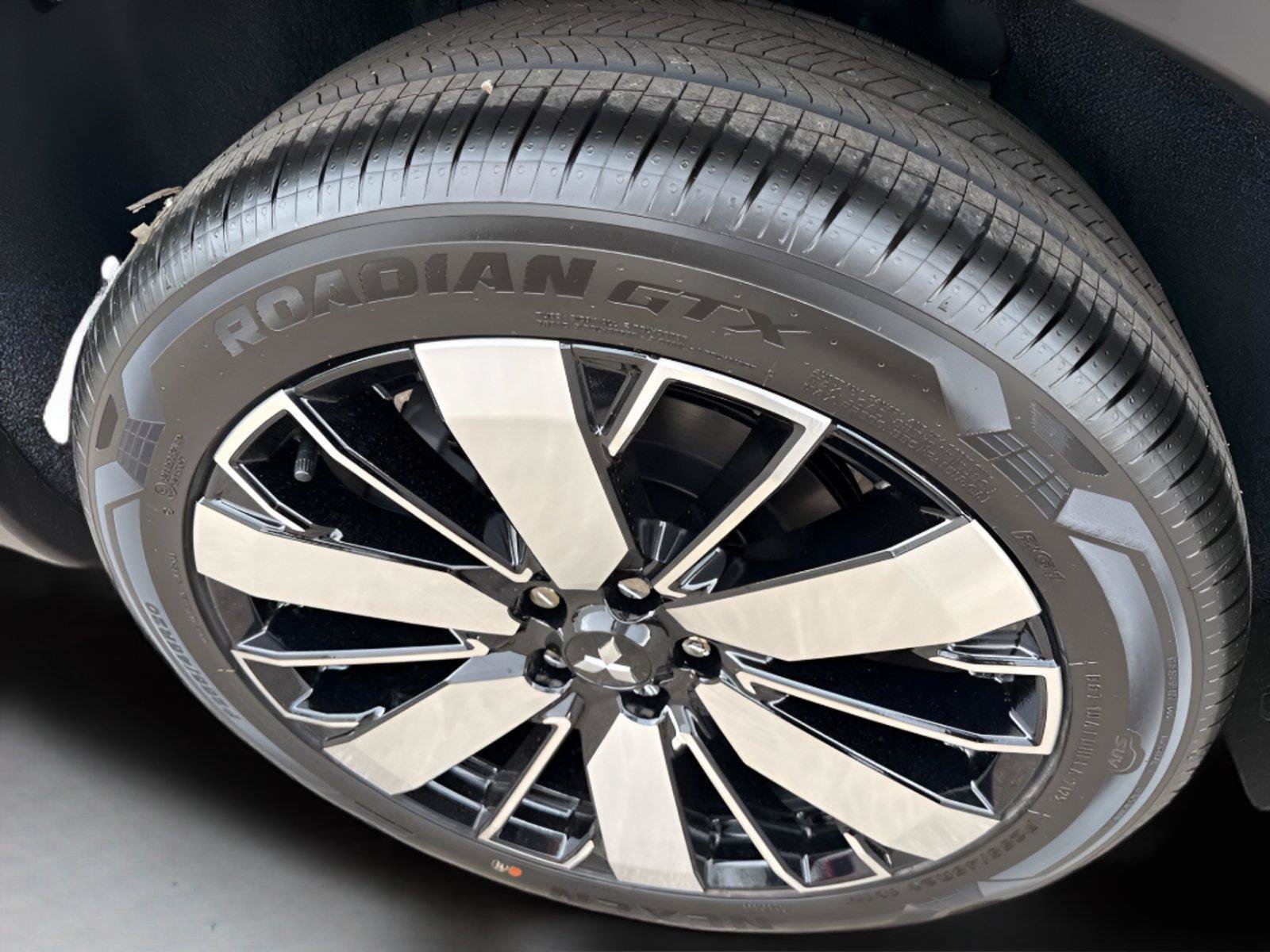Used 2025 Mitsubishi Outlander SE AWD/4WD image 12