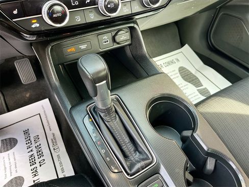 Used 2024 Honda Civic EX image 16