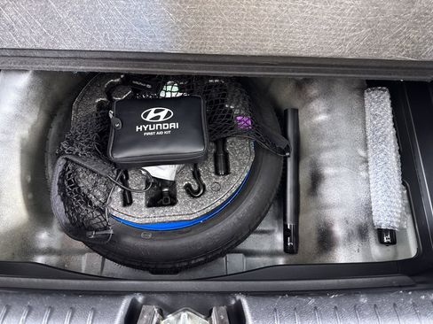 Used 2021 Hyundai Venue SE image 26