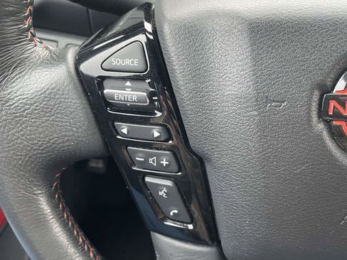 Used 2024 Nissan Frontier PRO-4X AWD/4WD image 13