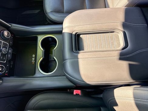 Used 2022 Chevrolet Suburban LT w/ LT Signature Package image 14