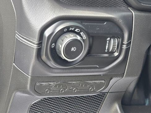 Used 2025 Jeep Wrangler Unlimited Rubicon AWD/4WD image 8