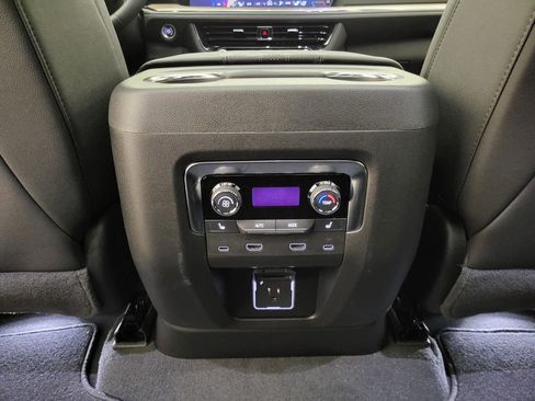 New 2025 Chevrolet Suburban High Country image 22