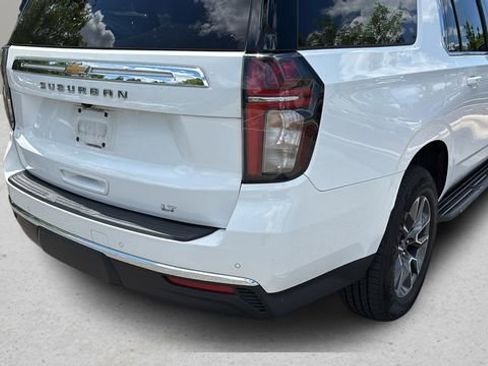 Used 2021 Chevrolet Suburban LT AWD/4WD image 32
