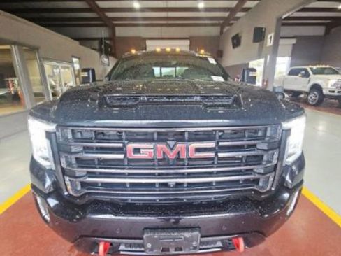 Used 2021 GMC Sierra 2500 AT4 w/ AT4 Premium Plus Package image 3