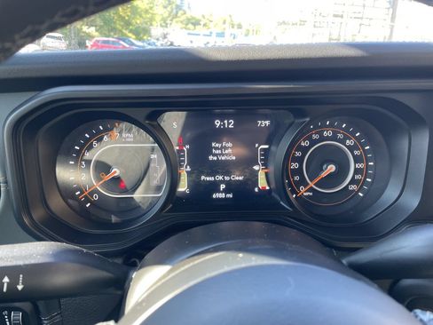 Certified 2025 Jeep Gladiator Mojave w/ Convenience Group AWD/4WD image 17