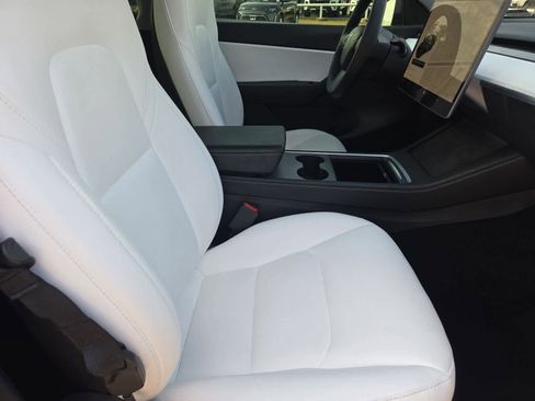 Used 2021 Tesla Model Y Performance image 19