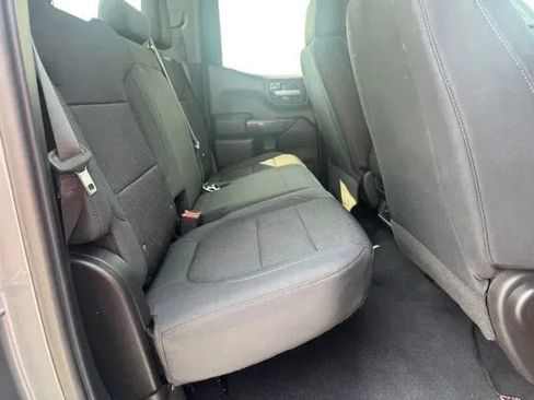 Used 2019 Chevrolet Silverado 1500 Custom w/ Custom Convenience Package AWD/4WD image 17