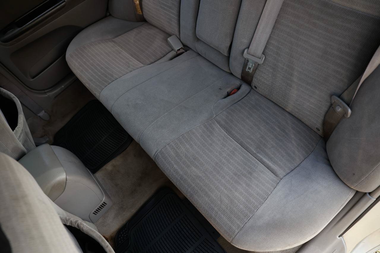 Used 2005 Toyota Camry LE FWD image 10