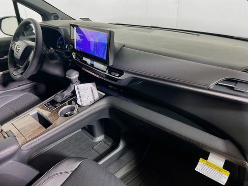 New 2026 Toyota Sienna Limited AWD/4WD image 23