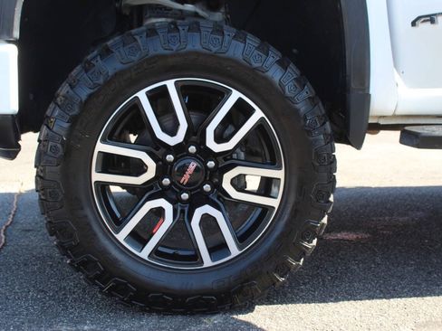 Used 2020 GMC Sierra 1500 AT4 w/ AT4 Premium Package AWD/4WD image 22