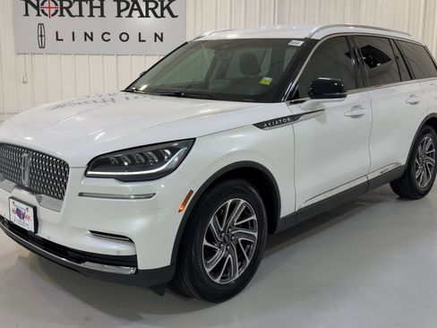 Used 2024 Lincoln Aviator 2WD image 5